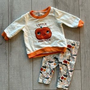 Pumpkin baby matching sweater and pants 0-3 months